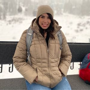 Meet your Posher, Alejandra